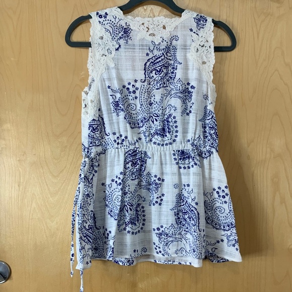 CAbi Veranda Lace Boho Paisley Tank Top - Picture 4 of 12